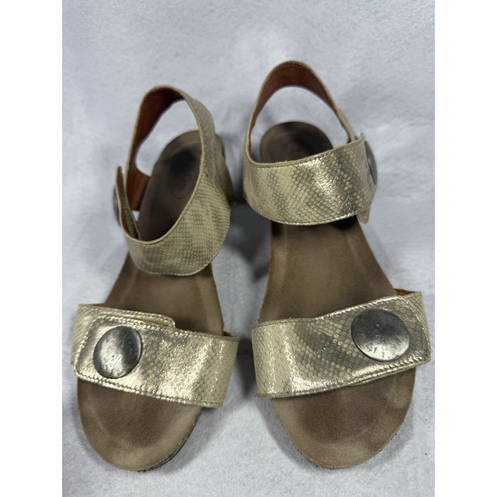 Taos Carousel Metallic Silver  Leather Wedge Sandals Women's Size 9-9.5 Comfort